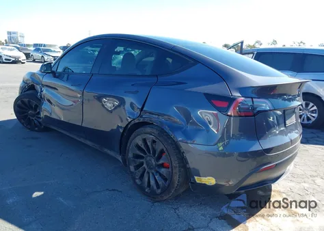 2022 Tesla Model Y Performance Dual Motor All-Wheel Drive z USA, uszkodzony, nr VIN 7SAYGDEF8NF398556